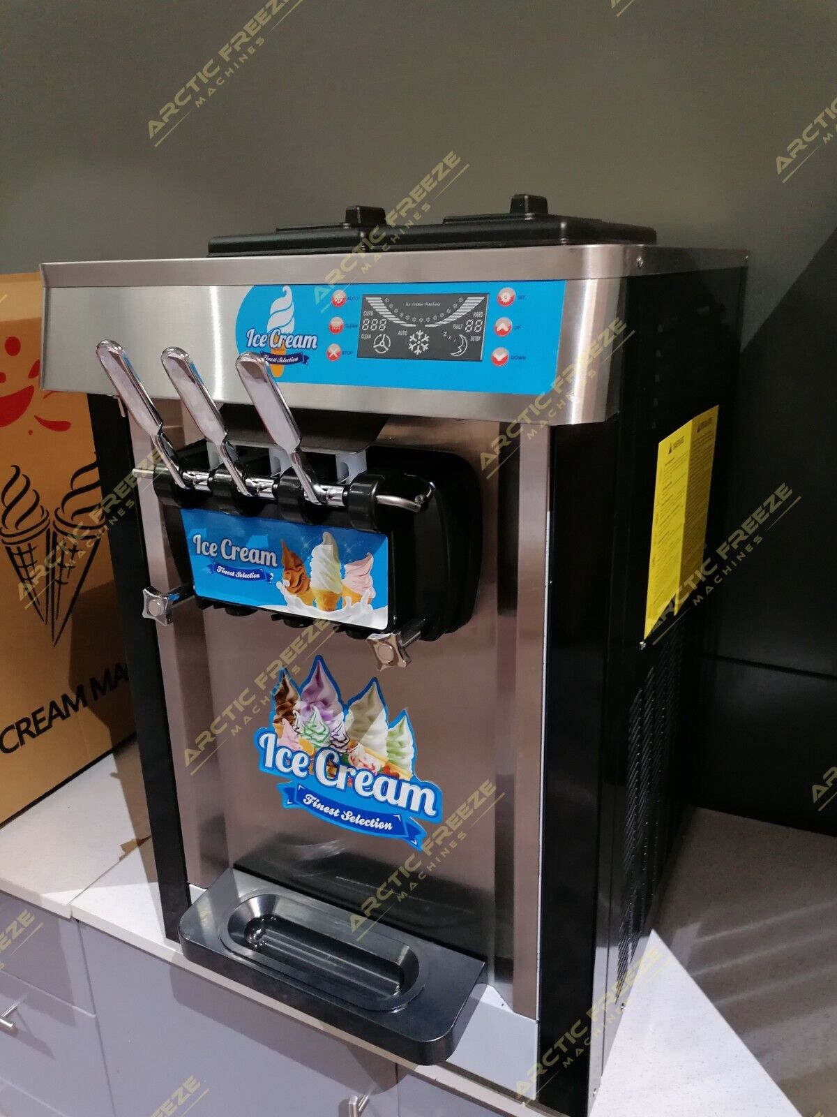 MQL18 Soft Serve Mr Whippy Ice Cream Machine 20L 3 Handle ( Black