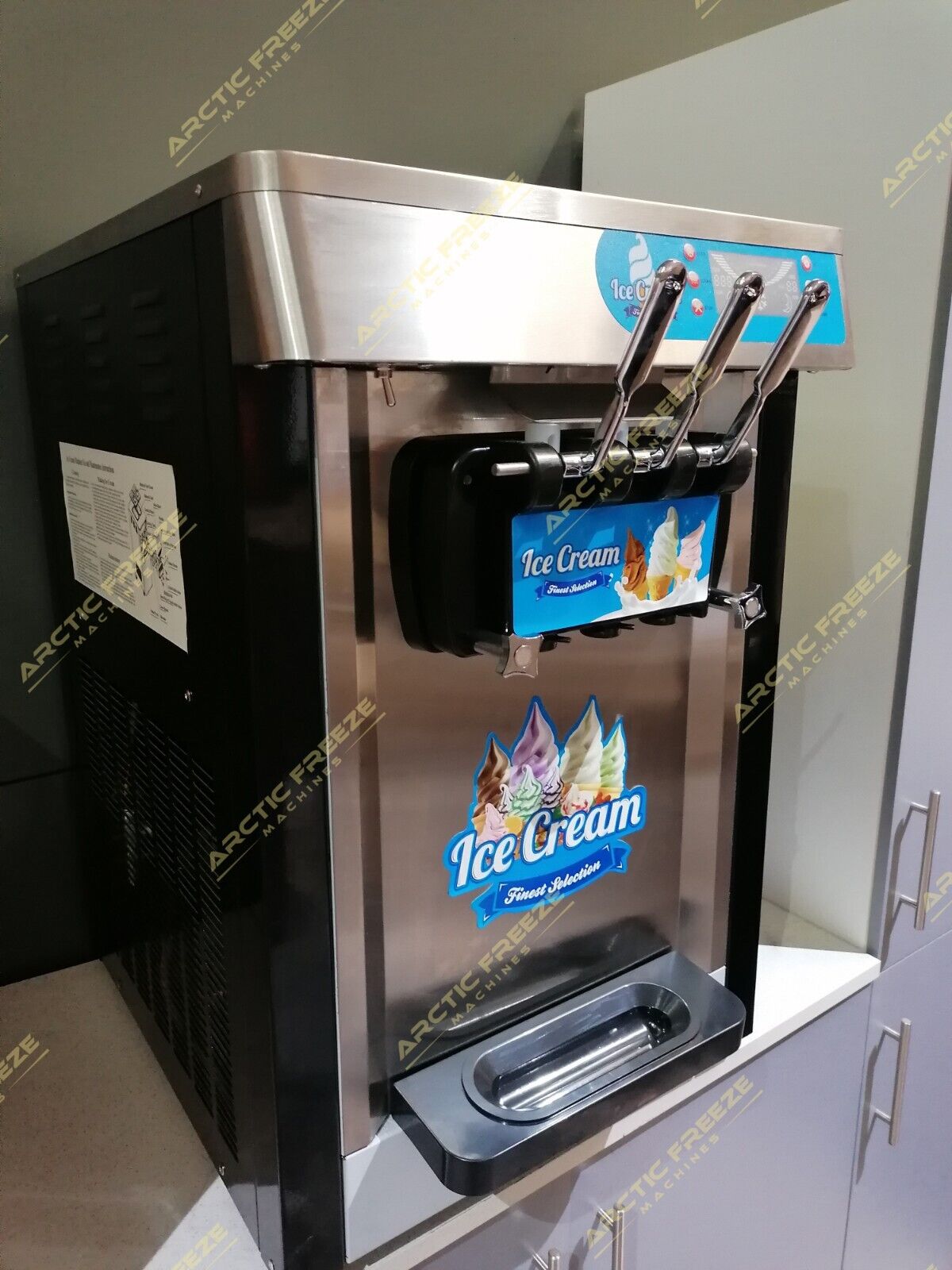 MQL18 Soft Serve Mr Whippy Ice Cream Machine 20L 3 Handle ( Black